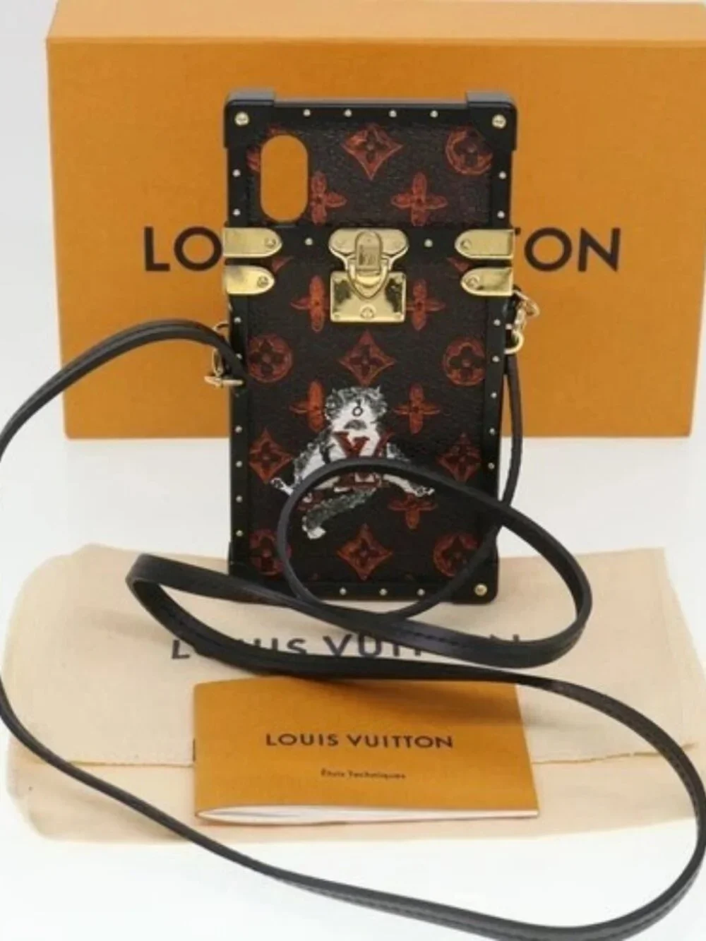 LOUIS VUITTON Transformed Monogram Cat Eye Trunk iPhone Case M63891 Auth 39162